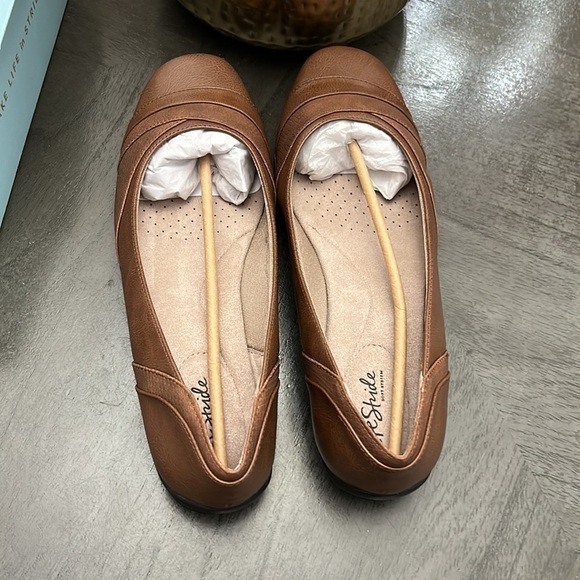 LifeStride Dig Flat (NARROW) - Picture 6 of 11